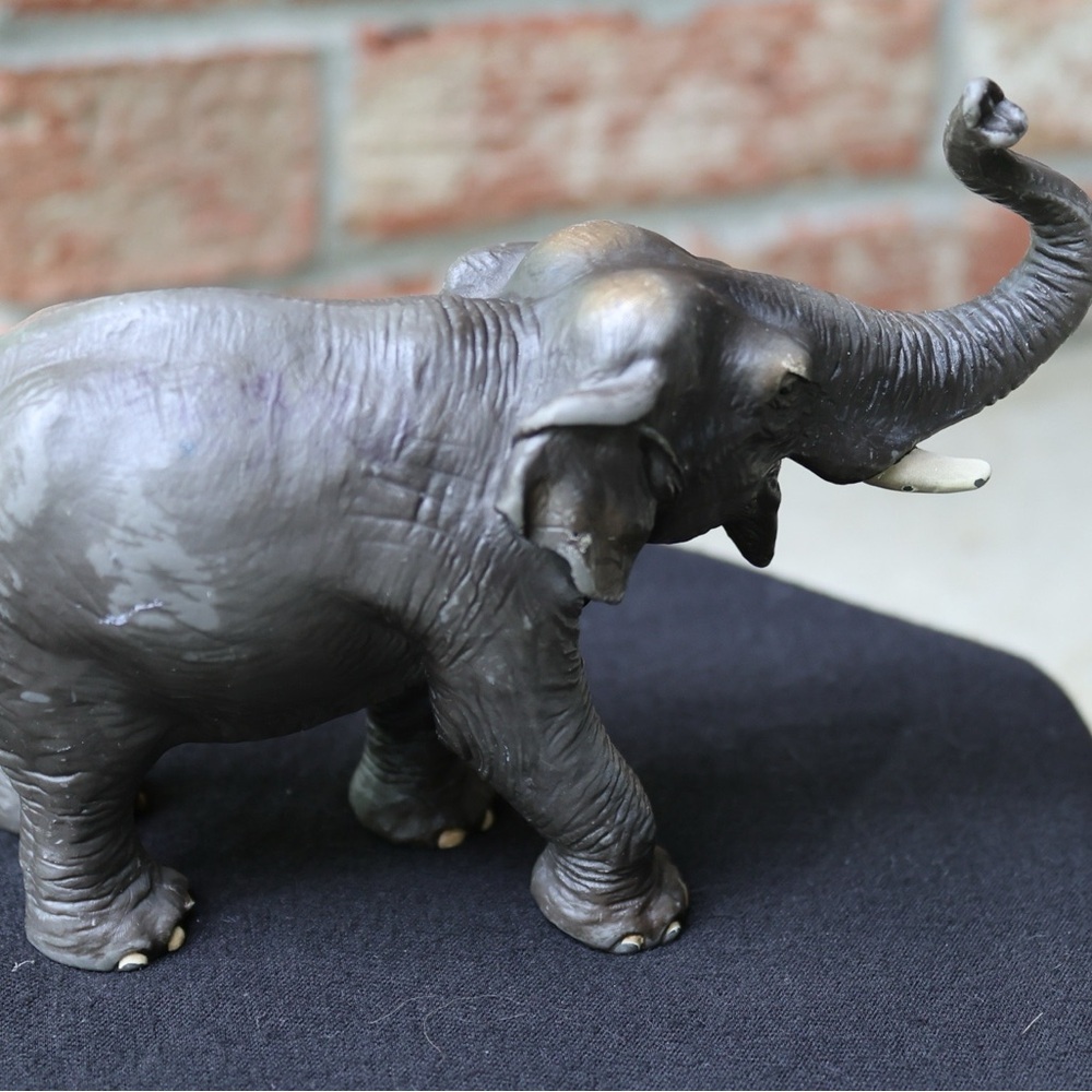 Schleich elephant figure d-73508‎ retired 1997